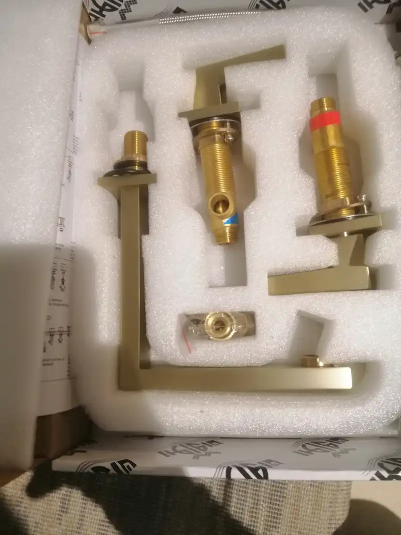 صيانة الأدوات الصحية والتمديدات المنزلية